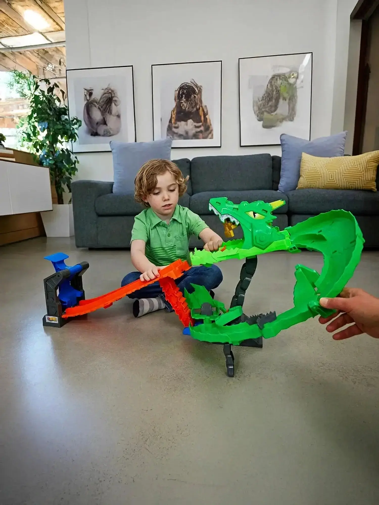 Игровой набор Monster Trucks Sharks vs Dinosaurs - изображение 3